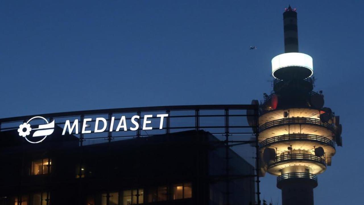 mediaset lo caccia